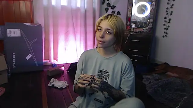 MaryJannes online show from February 7, 2025, 9:04 pm