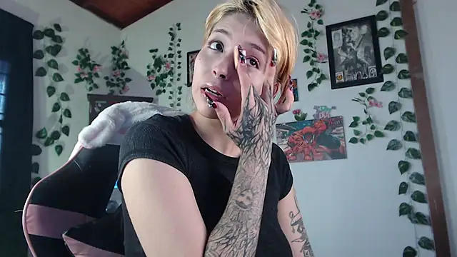 MaryJannes online show from February 8, 2025, 6:55 pm