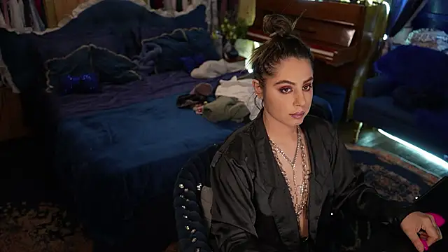 Snapshot of VanessaDoyle chatting on October 31, 2025, 3:46 pm VanessaDoyle online show from October 31, 2025, 3:46 pm