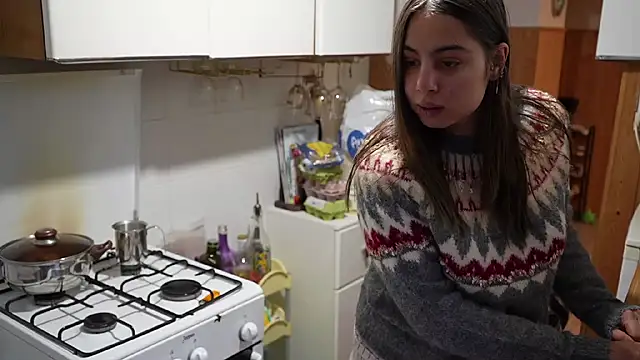 Snapshot of VanessaDoyle chatting on November 18, 2025, 8:30 am VanessaDoyle online show from November 18, 2025, 8:30 am