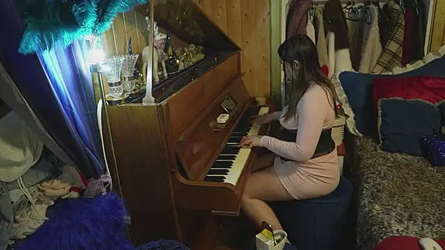 Snapshot of VanessaDoyle chatting on November 21, 2025, 4:16 pm VanessaDoyle online show from November 21, 2025, 4:16 pm