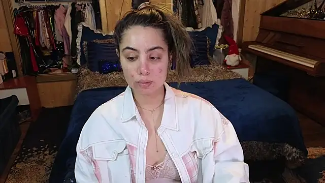 Snapshot of VanessaDoyle chatting on December 4, 2025, 5:10 pm VanessaDoyle online show from December 4, 2025, 5:10 pm