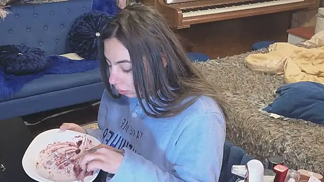 Snapshot of VanessaDoyle chatting on January 8, 2026, 12:24 am VanessaDoyle online show from January 8, 2026, 12:24 am