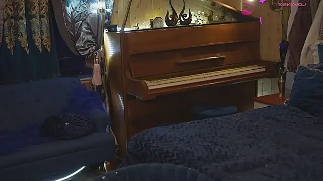 Snapshot of VanessaDoyle chatting on February 2, 2026, 7:23 pm VanessaDoyle online show from February 2, 2026, 7:23 pm