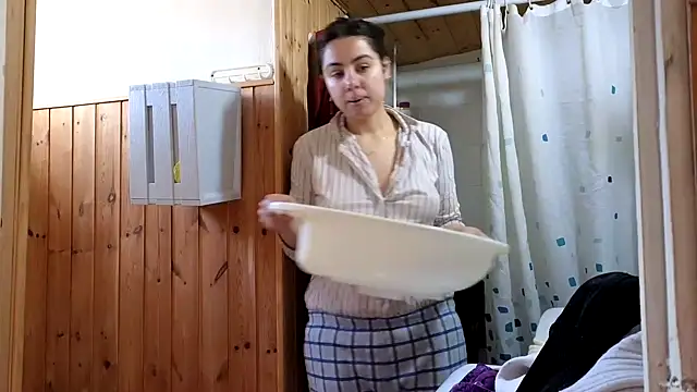 Snapshot of VanessaDoyle chatting on February 19, 2026, 1:51 pm VanessaDoyle online show from February 19, 2026, 1:51 pm