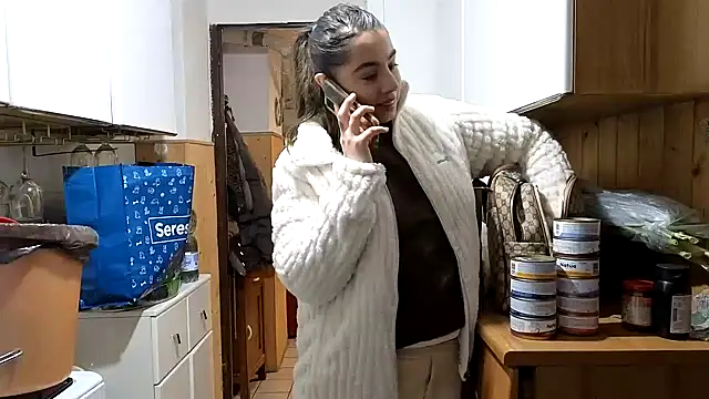 Snapshot of VanessaDoyle chatting on February 20, 2026, 6:19 pm VanessaDoyle online show from February 20, 2026, 6:19 pm