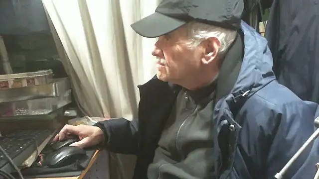 nonnomaturobisex online show from December 1, 2025, 7:57 am