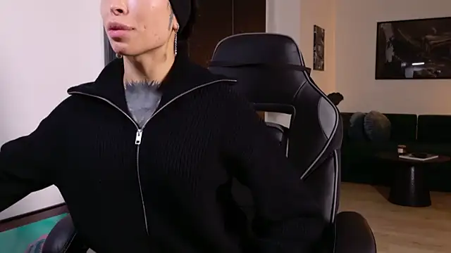 Rubbernina online show from November 6, 2025, 5:03 pm