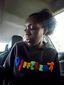 Snapshot of oliviaprettypussy chatting on October 26, 2025, 1:06 pm oliviaprettypussy online show from October 26, 2025, 1:06 pm