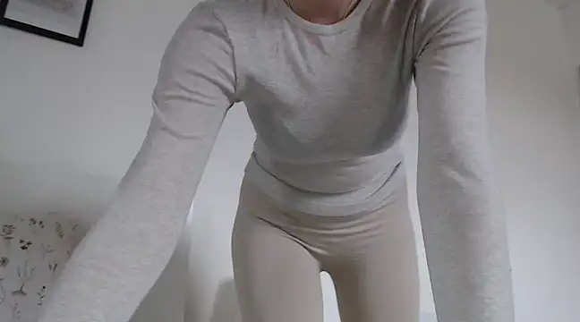 ocean eyess  online show from February 24, 2025, 2:15 pm