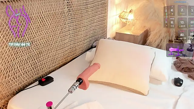 Snapshot of cloe_25 chatting on November 5, 2025, 3:06 am cloe 25 online show from November 5, 2025, 3:06 am