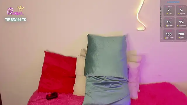 Snapshot of cloe_25 chatting on February 28, 2026, 12:33 am cloe 25 online show from February 28, 2026, 12:33 am