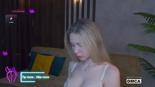 Snapshot of Holl1Would chatting on January 29, 2025, 7:22 pm Holl1Would online show from January 29, 2025, 7:22 pm