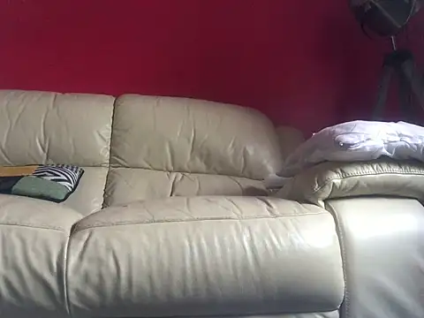 louh261 online show from October 22, 2025, 7:52 am