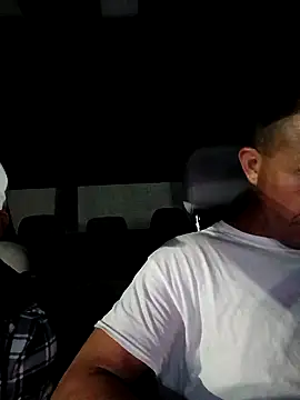 Snapshot of Roberts8inchcock chatting on November 4, 2025, 3:38 am Roberts8inchcock online show from November 4, 2025, 3:38 am