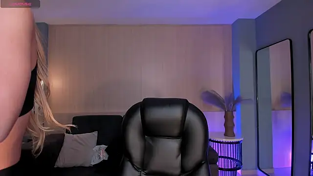 LexieWayne online show from September 11, 2025, 8:20 pm