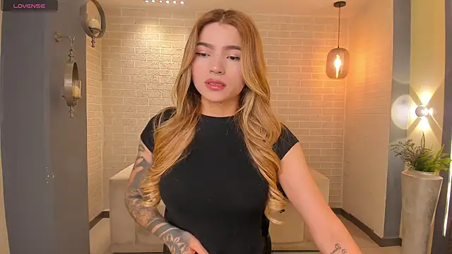 Snapshot of LexieWayne chatting on February 21, 2026, 12:17 pm LexieWayne online show from February 21, 2026, 12:17 pm