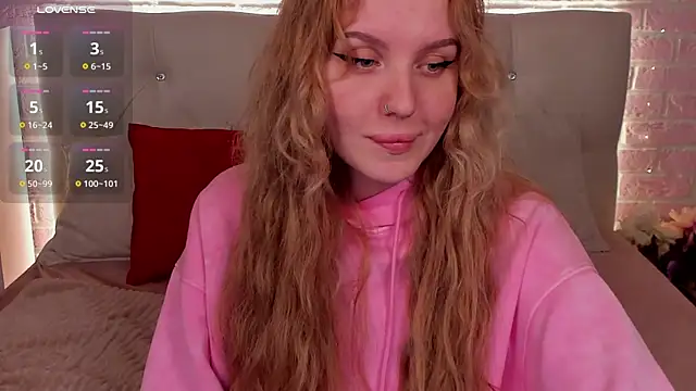 Snapshot of LianaFord chatting on March 21, 2025, 6:18 pm LianaFord online show from March 21, 2025, 6:18 pm