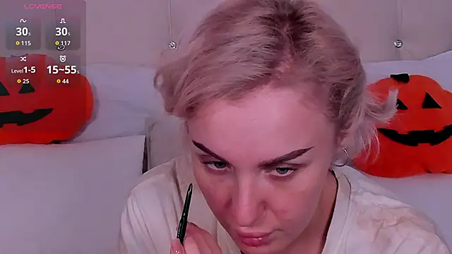 LianaFord online show from October 27, 2025, 10:14 pm