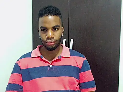 Snapshot of Rene_hotman chatting on October 17, 2025, 8:33 pm Rene hotman online show from October 17, 2025, 8:33 pm