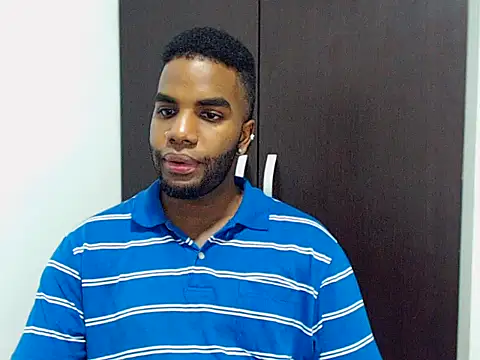 Snapshot of Rene_hotman chatting on October 18, 2025, 9:37 pm Rene hotman online show from October 18, 2025, 9:37 pm