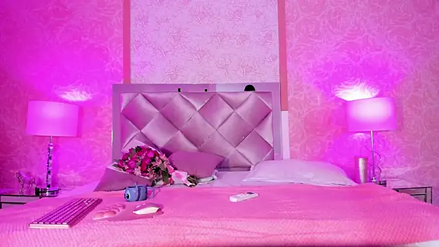 AntonellaRossi online show from September 22, 2025, 7:38 pm