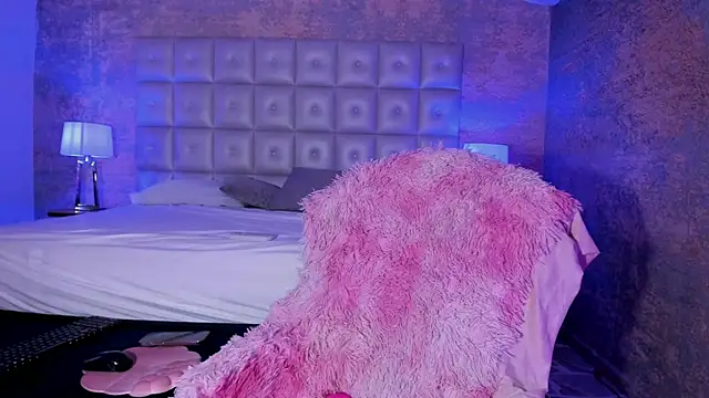 AntonellaRossi online show from December 1, 2025, 6:02 pm