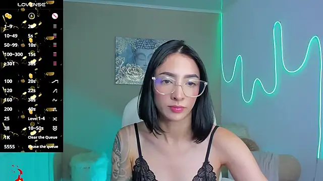 barbie scoth  online show from October 17, 2025, 9:50 pm