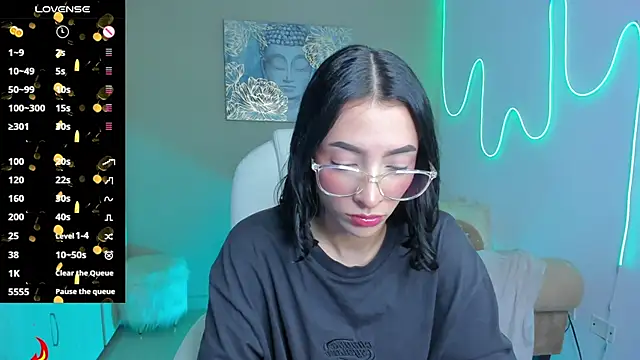 barbie scoth  online show from October 18, 2025, 8:42 pm