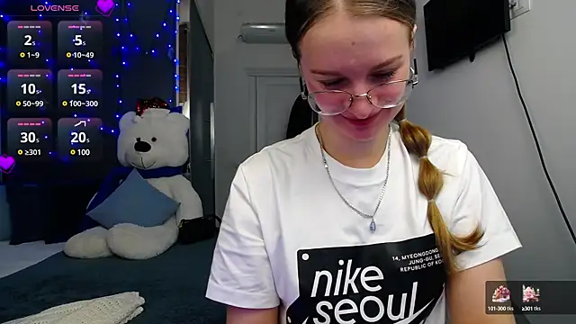 Snapshot of KateJonson chatting on January 8, 2025, 8:27 am KateJonson online show from January 8, 2025, 8:27 am