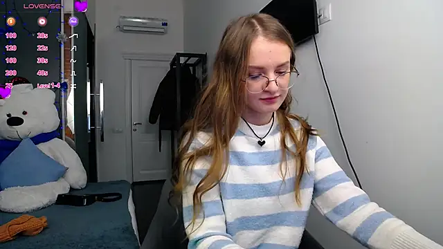 Snapshot of KateJonson chatting on January 15, 2025, 8:30 am KateJonson online show from January 15, 2025, 8:30 am