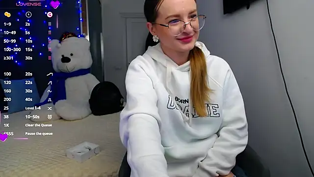 Snapshot of KateJonson chatting on January 21, 2025, 8:19 am KateJonson online show from January 21, 2025, 8:19 am