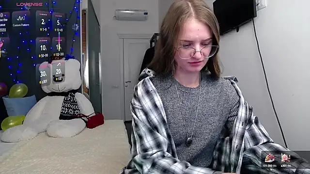 Snapshot of KateJonson chatting on February 17, 2025, 4:48 pm KateJonson online show from February 17, 2025, 4:48 pm