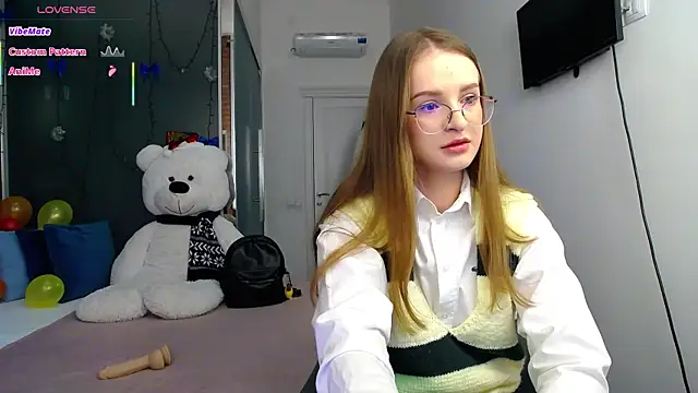 Snapshot of KateJonson chatting on March 3, 2025, 12:37 pm KateJonson online show from March 3, 2025, 12:37 pm