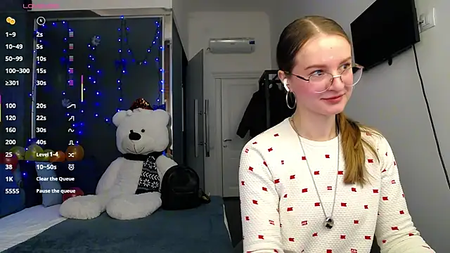 Snapshot of KateJonson chatting on March 19, 2025, 8:23 am KateJonson online show from March 19, 2025, 8:23 am