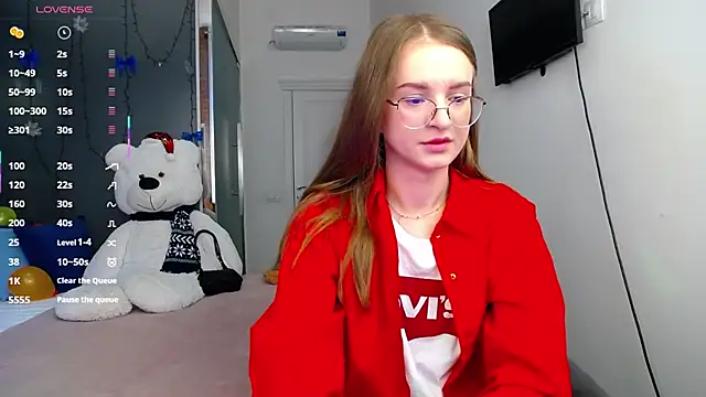 Snapshot of KateJonson chatting on March 21, 2025, 8:28 am KateJonson online show from March 21, 2025, 8:28 am