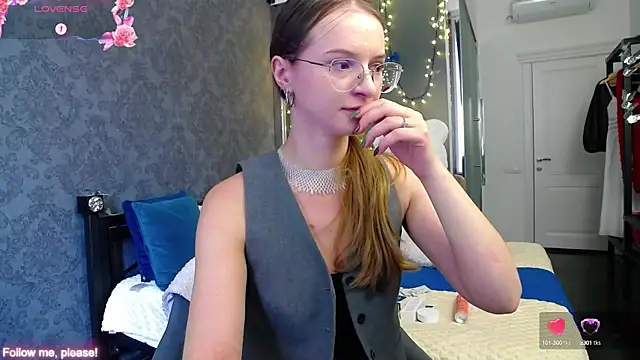 Snapshot of KateJonson chatting on September 10, 2025, 12:16 pm KateJonson online show from September 10, 2025, 12:16 pm