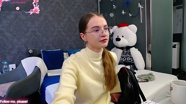 Snapshot of KateJonson chatting on November 11, 2025, 7:30 am KateJonson online show from November 11, 2025, 7:30 am