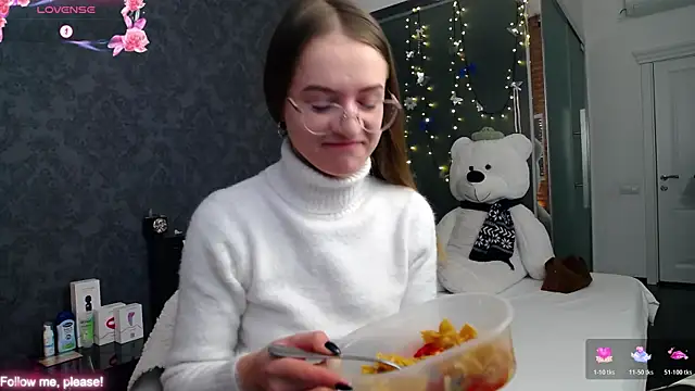 Snapshot of KateJonson chatting on November 21, 2025, 7:29 am KateJonson online show from November 21, 2025, 7:29 am