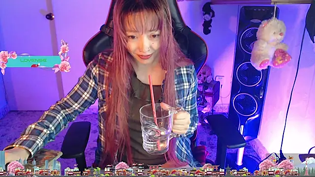 Snapshot of pink-2022 chatting on December 17, 2024, 2:33 pm pink-2022 online show from December 17, 2024, 2:33 pm