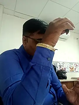 Desi Londa 143 online show from November 14, 2025, 4:44 am