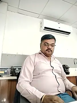 Desi Londa 143 online show from January 13, 2026, 8:52 am