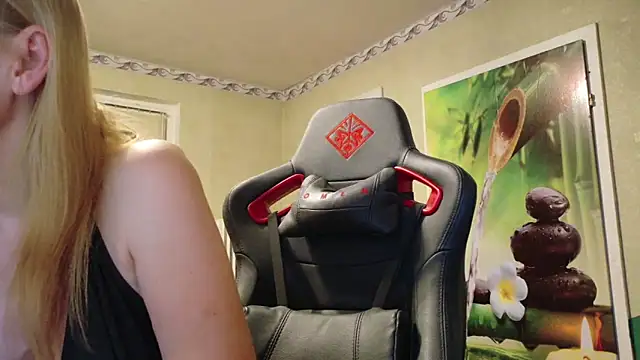 Snapshot of HotLana69 chatting on February 7, 2026, 5:05 pm HotLana69 online show from February 7, 2026, 5:05 pm