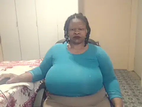 sweetnoziexx online show from December 4, 2025, 3:38 am