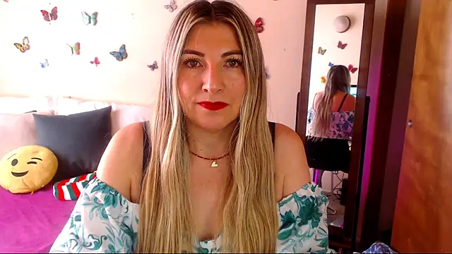 Jolie-Mature online show from November 26, 2025, 6:42 pm