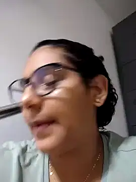 Snapshot of DanielleEvans_ chatting on February 6, 2025, 10:59 am DanielleEvans online show from February 6, 2025, 10:59 am