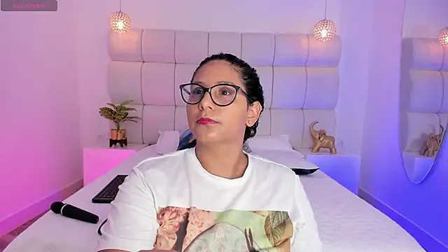 Snapshot of DanielleEvans_ chatting on September 16, 2025, 11:22 am DanielleEvans online show from September 16, 2025, 11:22 am
