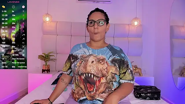 Snapshot of DanielleEvans_ chatting on September 18, 2025, 11:23 am DanielleEvans online show from September 18, 2025, 11:23 am