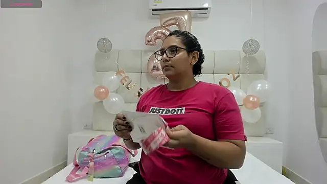 Snapshot of DanielleEvans_ chatting on October 10, 2025, 11:42 am DanielleEvans online show from October 10, 2025, 11:42 am