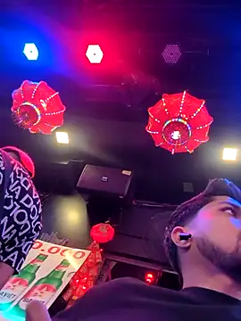  IRRESISTIBLE  online show from October 4, 2025, 5:22 pm